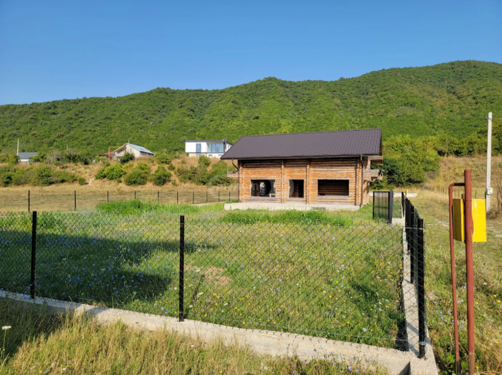 იყიდება 8 ოთახიანი აგარაკი დუშეთის მუნიციპალიტეტში